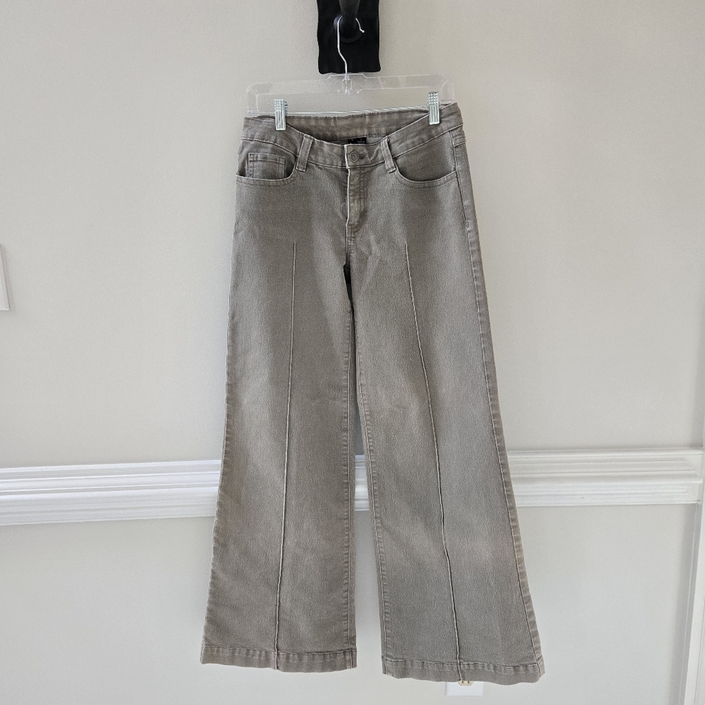 Azi ladies green jeans Size 4 Wide leg